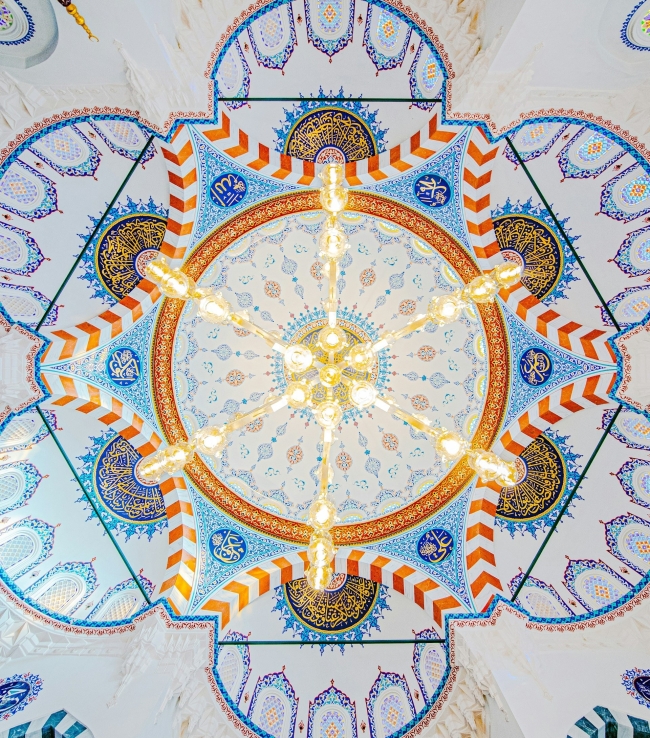 design on the ceiling of a Mosque